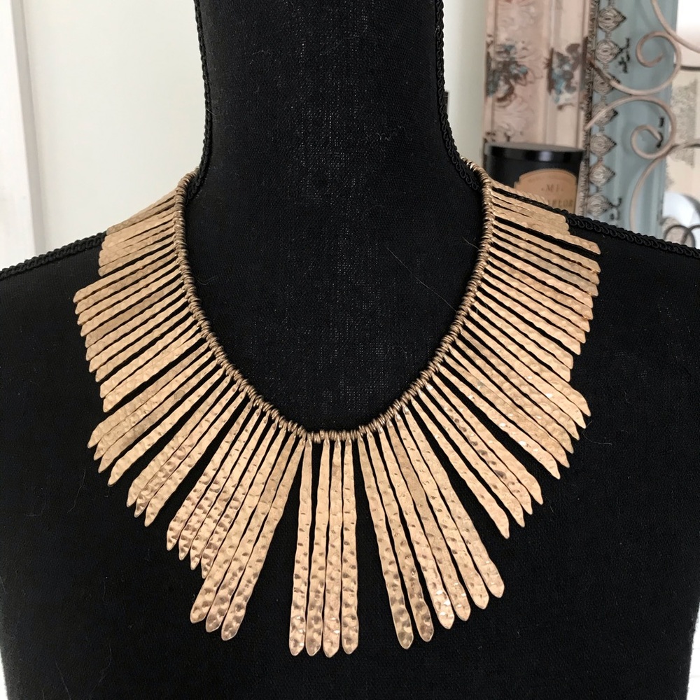 Urban Outfitters Women’s gold necklace